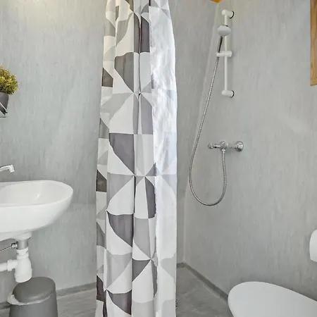 Prázdninový dům 1 Bedroom Beautiful In